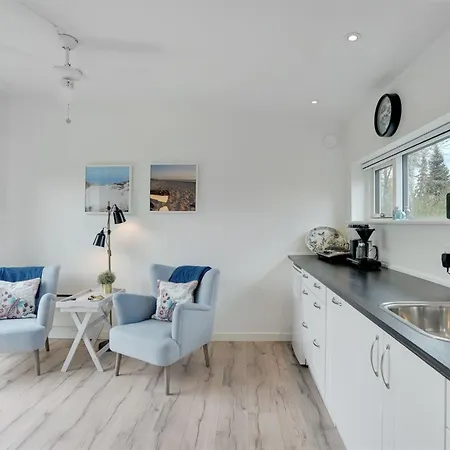 Appartamento - 200m From The Sea By Interhome Bøtø By